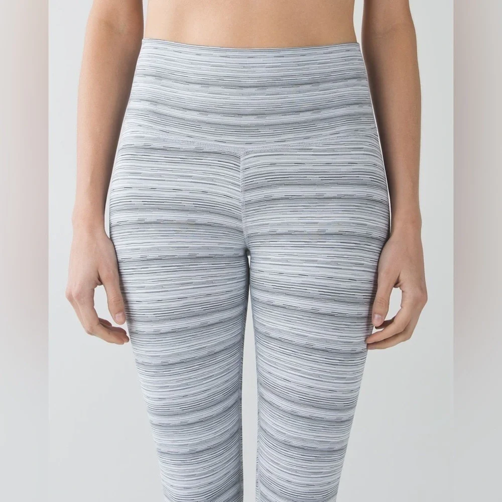 EUC Lululemon High Times Pant *Luxtreme ••Cyber Stripe White Silver Fox Sz 6